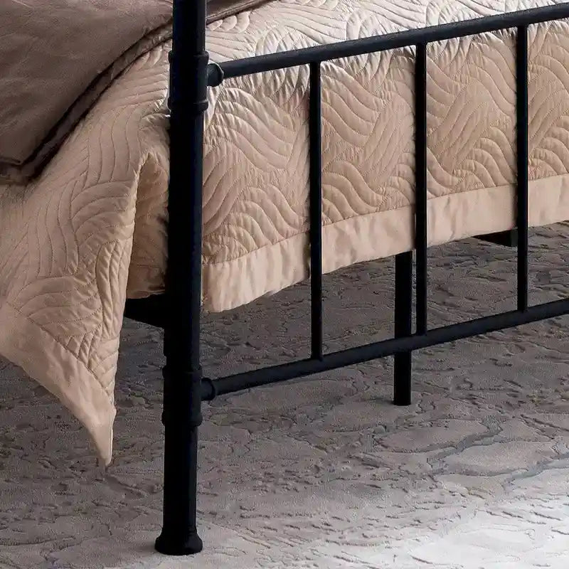 Cadre de lit king-size industriel en fer forgé